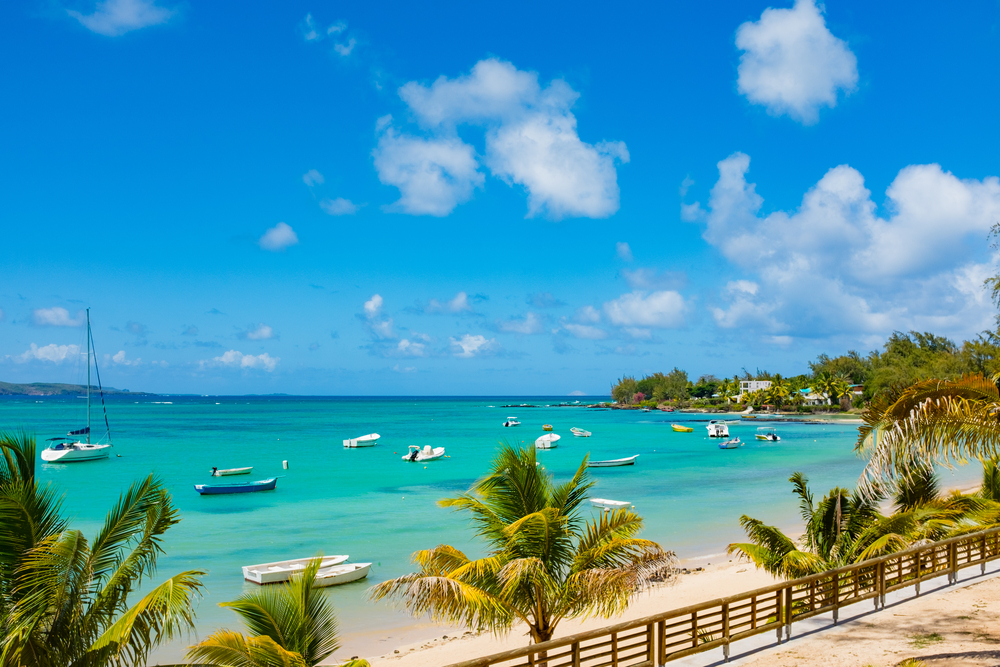 Combina Mauritius si Reunion