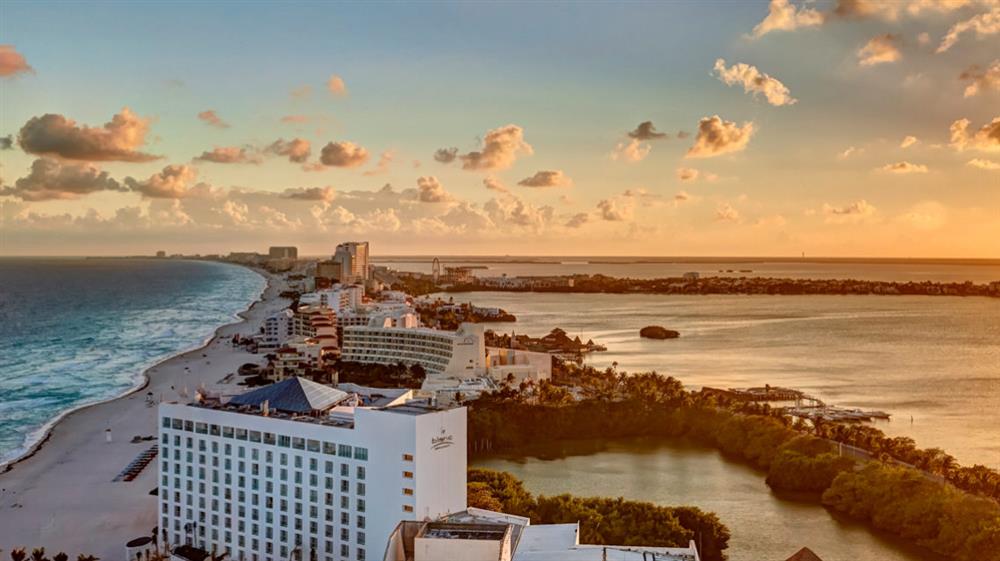 Royalton CHIC Cancun, An Autograph Collection