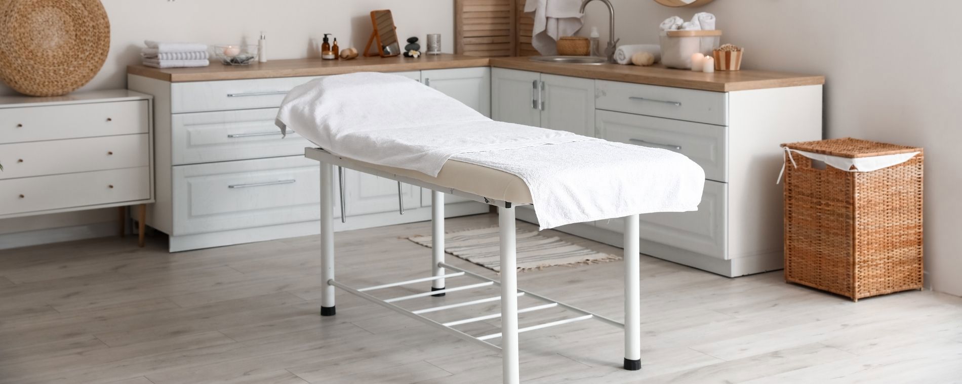 Mobilier pentru cosmetica profesional – confort, eficienta si stil pentru orice salon