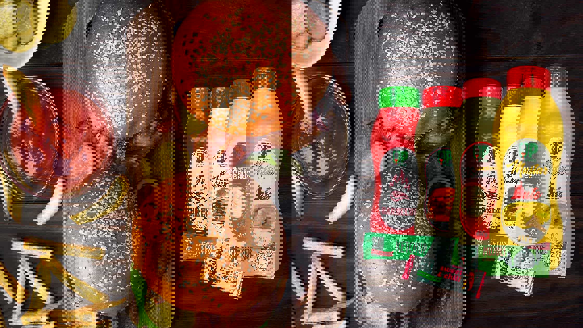 De la plic la flacon: Cum alegem forma ideala de ambalaj pentru sosuri? 